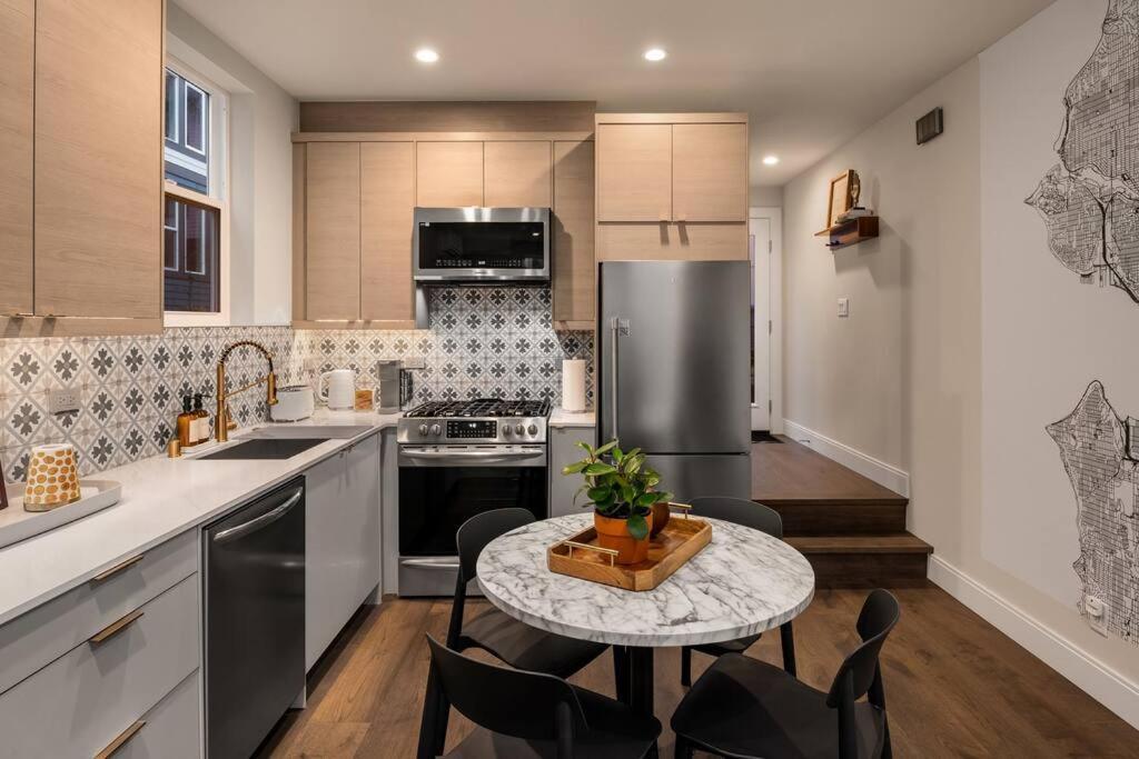 Holiday home New House In Peaceful And Trendy District