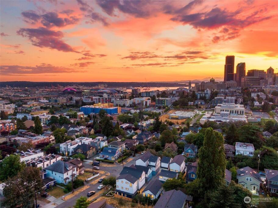 New House In Peaceful And Trendy District Seattle