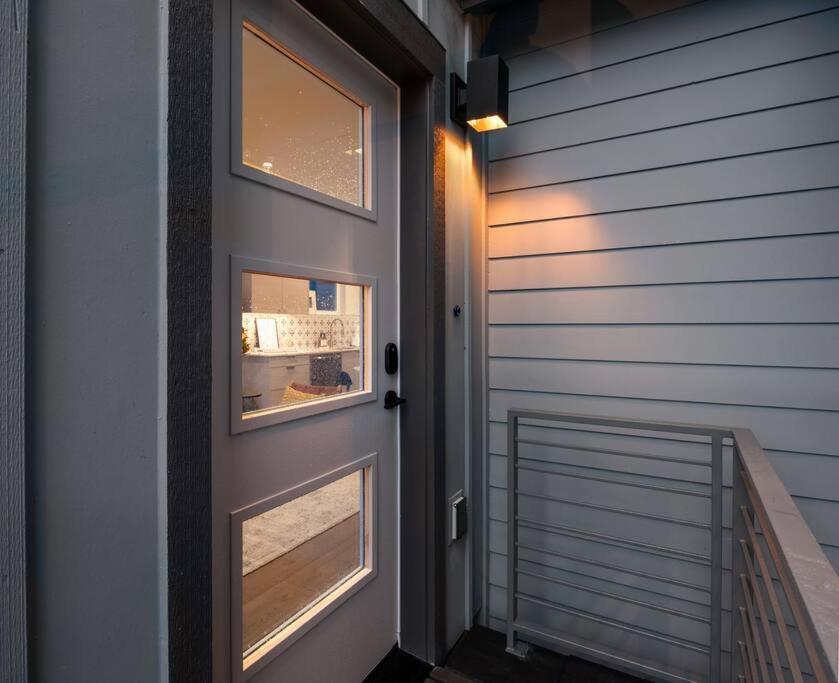 New House In Peaceful And Trendy District Holiday home *