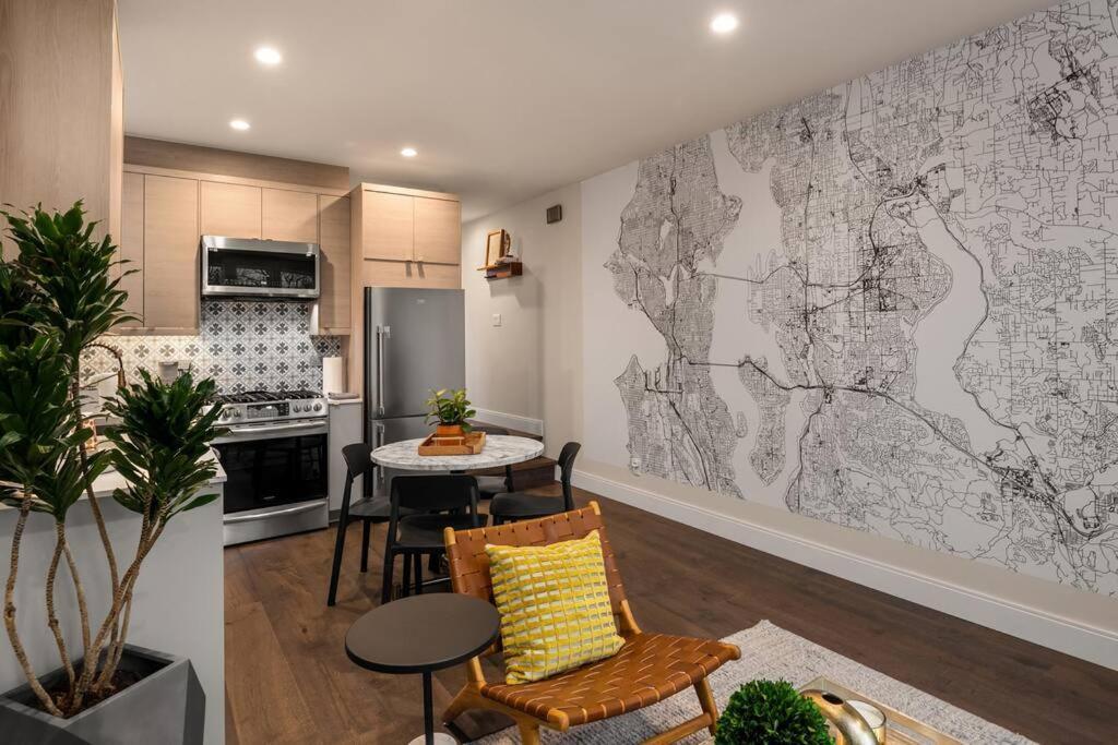 New House In Peaceful And Trendy District *
